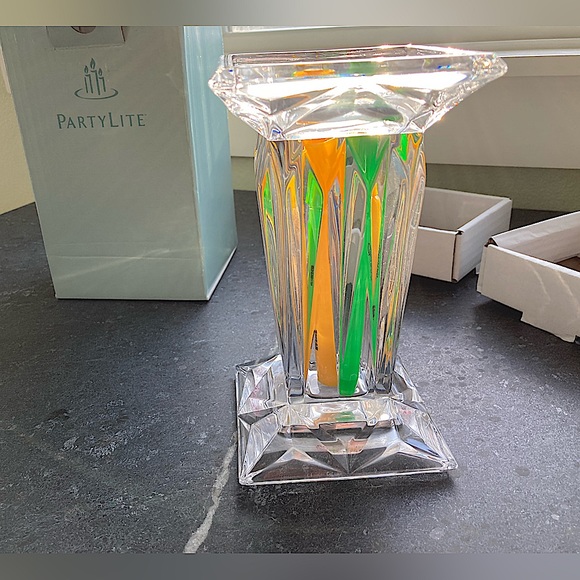 PartyLite - Crystal Quad Prism Pedestal Candleholder or Vase with Original box - Picture 8 of 10